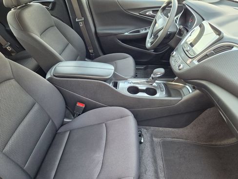 Used 2025 Chevrolet Malibu LT FWD image 12