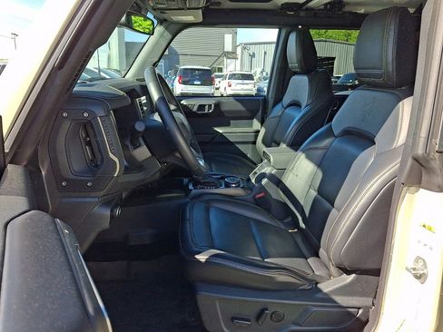 Certified 2025 Ford Bronco Badlands AWD/4WD image 14
