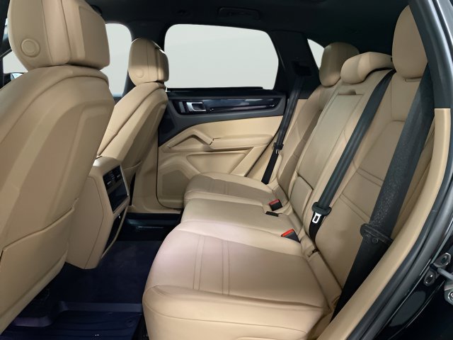 Used 2023 Porsche Cayenne AWD/4WD image 66