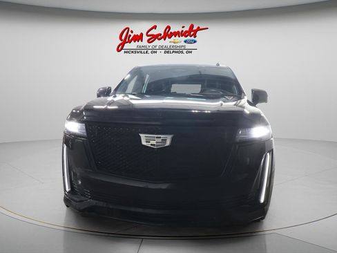 Used 2022 Cadillac Escalade Sport Platinum w/ Heavy-Duty Trailer Package image 3