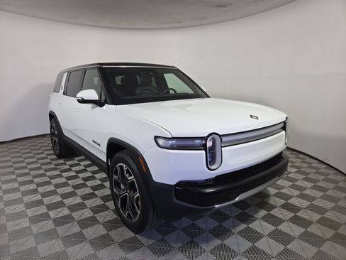 Used 2025 Rivian R1S Adventure AWD/4WD image 7