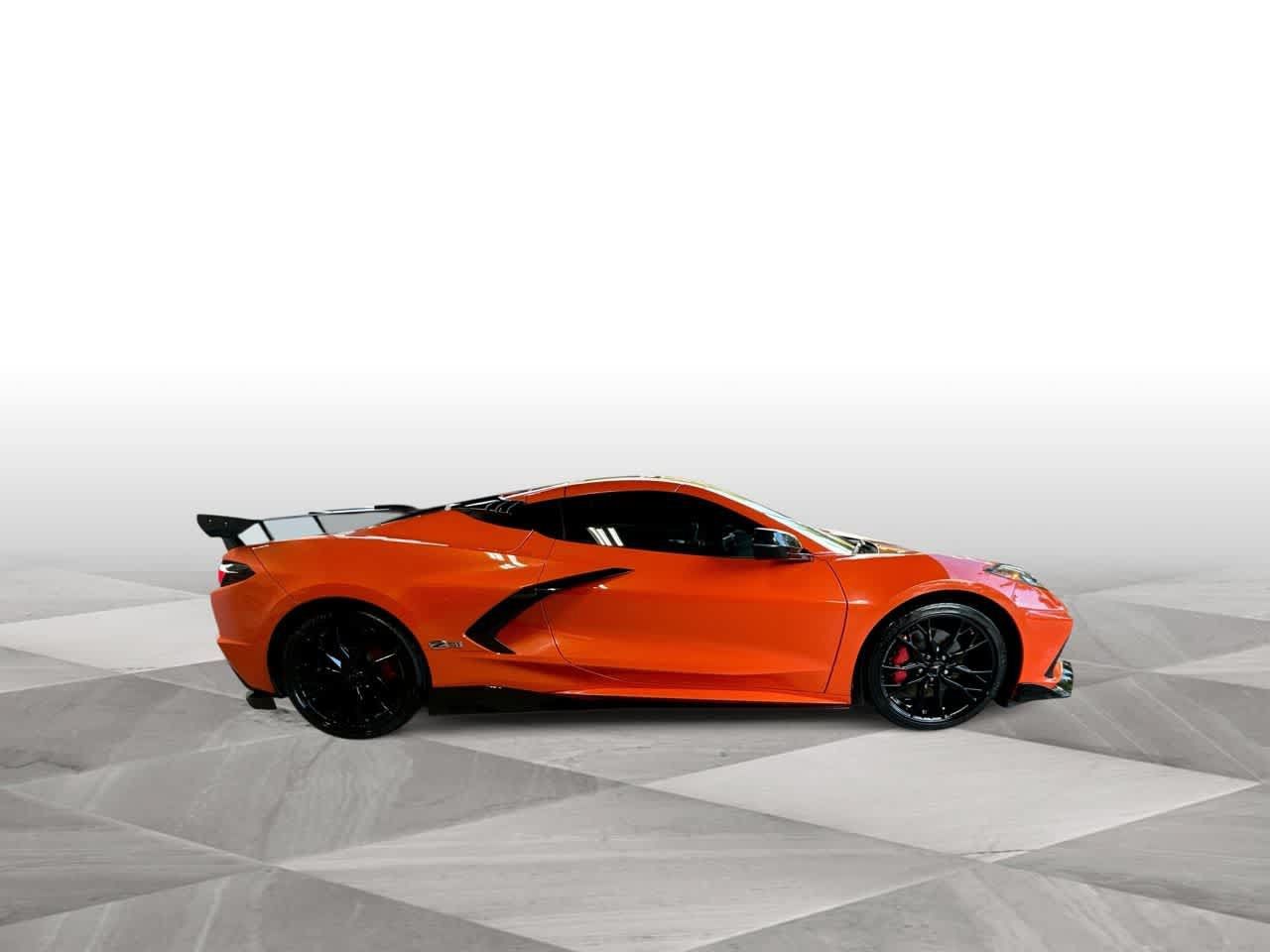 Used 2025 Chevrolet Corvette Stingray Preferred Cpe w/ Z51 Performance Package RWD image 9