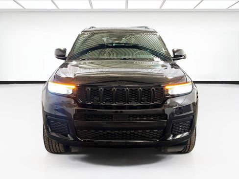 Used 2022 Jeep Grand Cherokee L Laredo RWD image 2