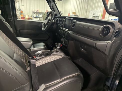 Used 2021 Jeep Wrangler Unlimited Sahara image 35
