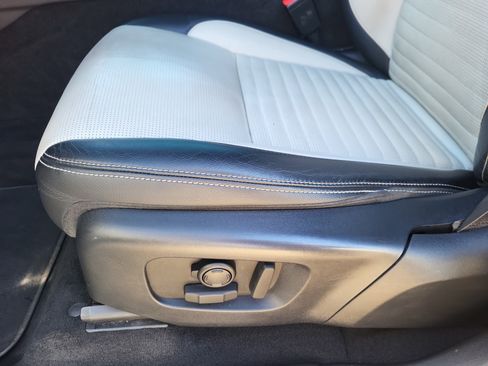 Used 2020 Land Rover Discovery Sport S R-Dynamic image 8