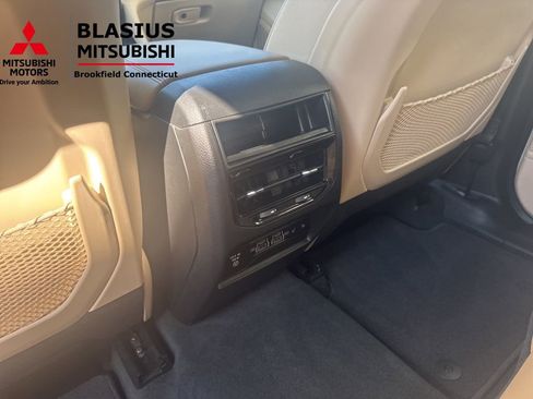 Used 2023 Jeep Grand Cherokee Limited w/ Trailer Tow Prep Group (B) AWD/4WD image 38