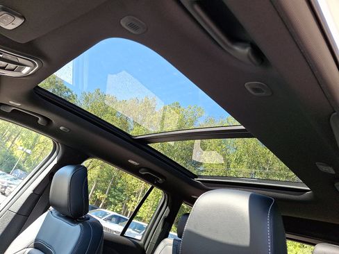 New 2025 Jeep Grand Cherokee Limited image 10