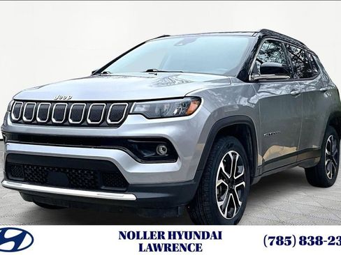 Used 2022 Jeep Compass Limited image 1