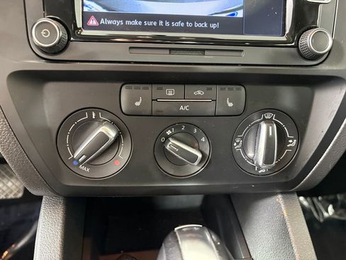 Used 2015 Volkswagen Jetta SE image 18