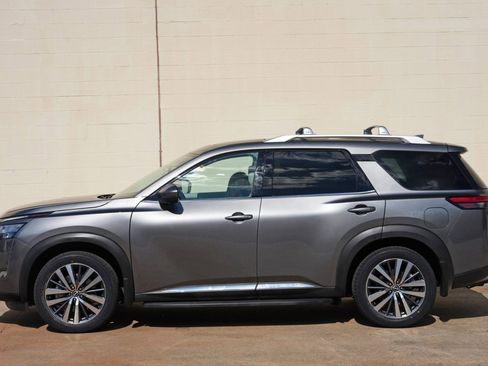 Used 2022 Nissan Pathfinder Platinum w/ Lighting Package (N93) FWD image 50