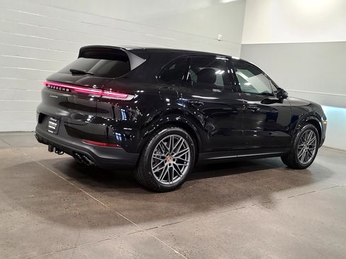 New 2026 Porsche Cayenne image 7
