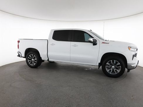 Used 2023 Chevrolet Silverado 1500 LT w/ Z71 Off-Road Package AWD/4WD image 15
