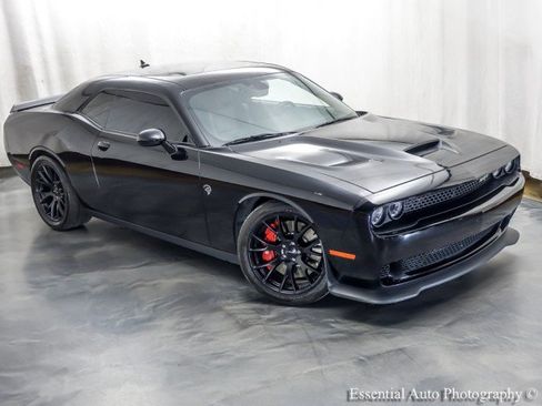 Used 2016 Dodge Challenger SRT Hellcat RWD image 5