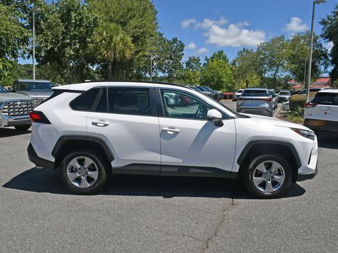 Used 2023 Toyota RAV4 XLE w/ Convenience Package FWD image 5