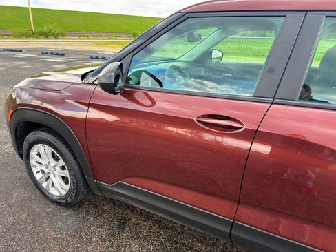 Used 2023 Chevrolet TrailBlazer LS FWD image 11