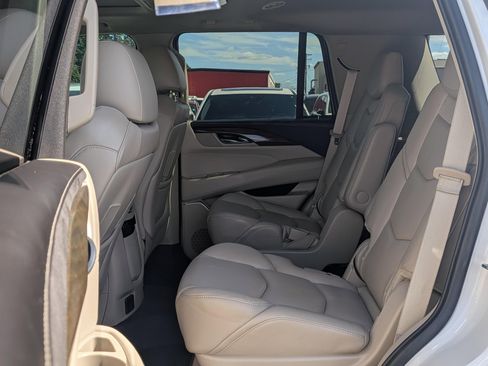 Used 2020 Cadillac Escalade Premium Luxury AWD/4WD image 6