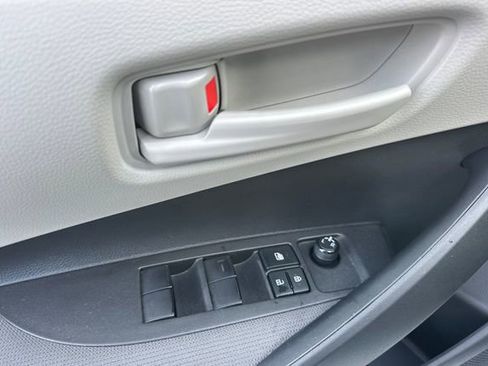 Used 2024 Toyota Corolla LE w/ LE Convenience Package image 11