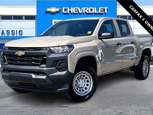 Used 2024 Chevrolet Colorado W/T image 3