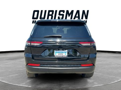 Used 2022 Jeep Grand Cherokee Altitude AWD/4WD image 5