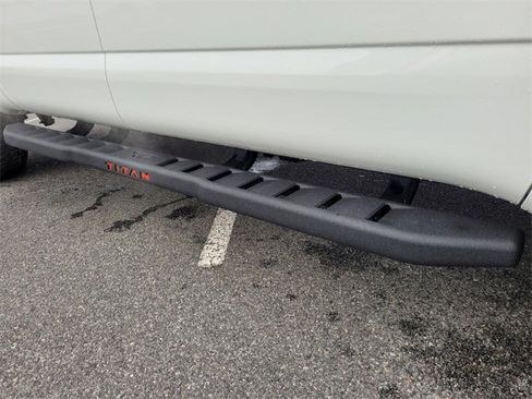 Used 2024 Nissan Titan PRO-4X w/ Pro-4x Convenience Package image 28