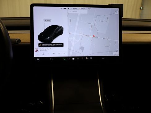 Used 2018 Tesla Model 3 Mid Range image 20