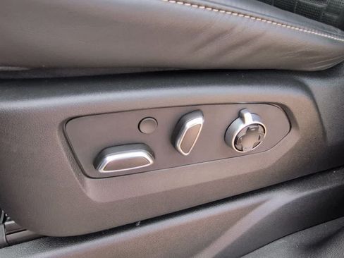 Used 2025 Cadillac Escalade Sport Platinum AWD/4WD image 17