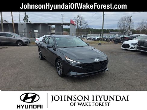 Certified 2023 Hyundai Elantra SEL w/ Convenience Package image 11