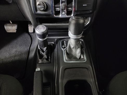 Used 2021 Jeep Wrangler Unlimited Sport image 22