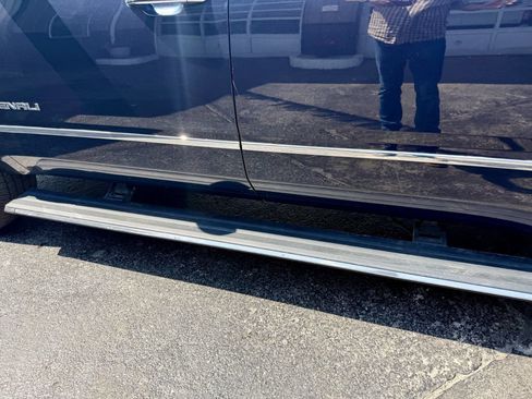Used 2019 GMC Yukon XL Denali w/ Denali Ultimate Package AWD/4WD image 34