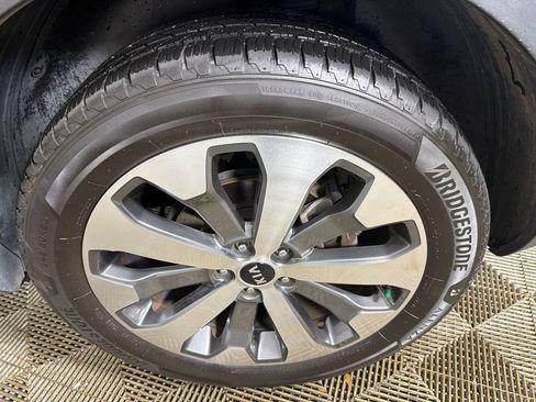 Used 2020 Kia Telluride S FWD image 20