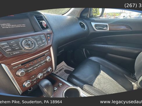 Used 2020 Nissan Pathfinder Platinum FWD image 31