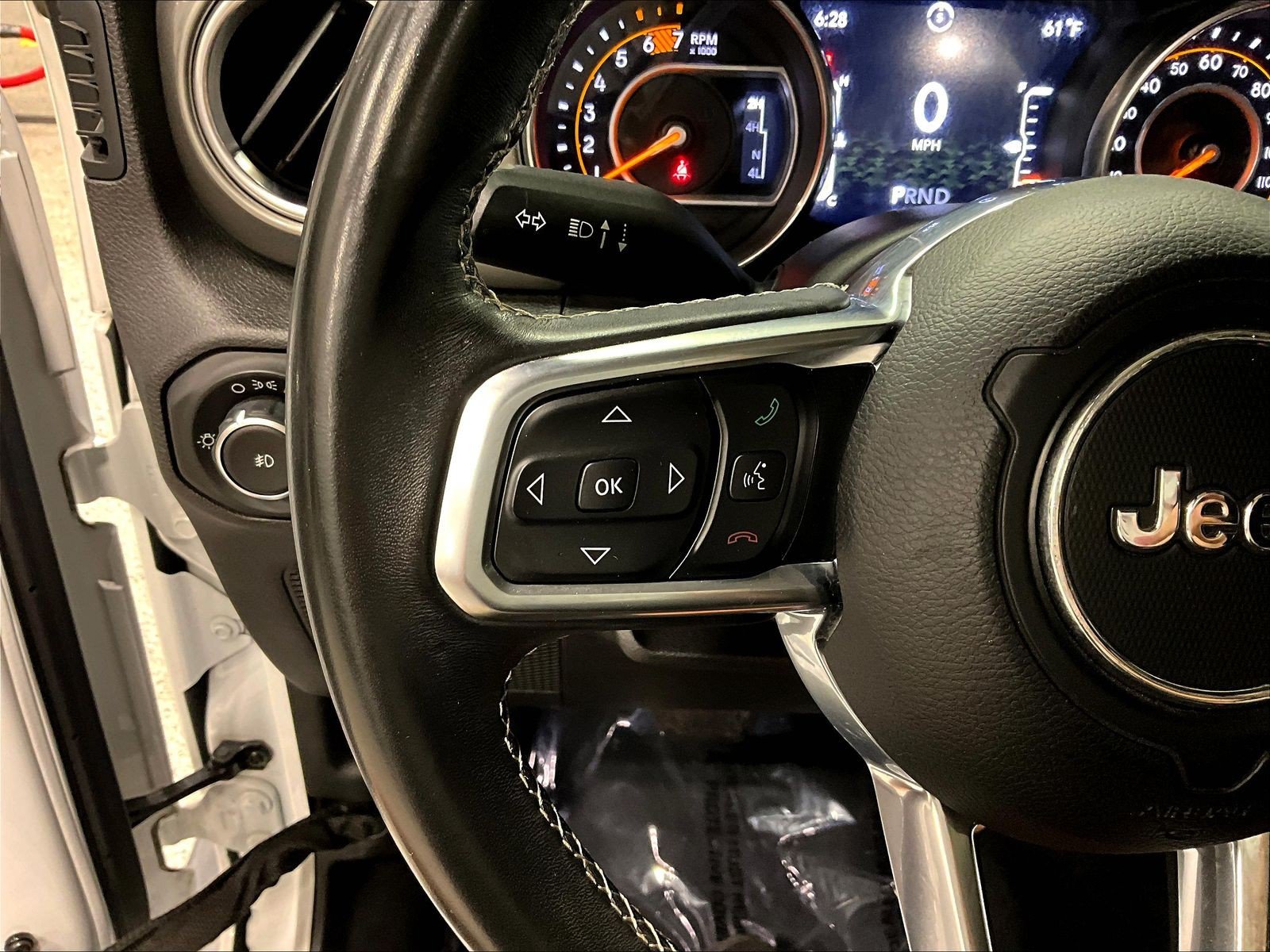 Used 2019 Jeep Wrangler Unlimited Sahara w/ Safety Group AWD/4WD image 11