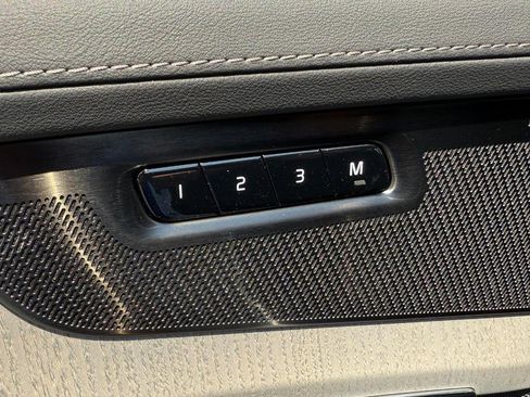 New 2025 Volvo XC90 T8 Ultra w/ Protection Package Premier image 11