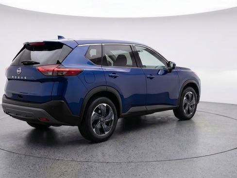 Used 2025 Nissan Rogue SV FWD image 9