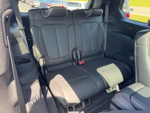 Used 2023 Jeep Grand Cherokee L Summit AWD/4WD image 14