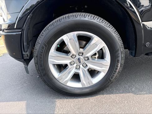 Used 2018 Ford F150 Platinum w/ Equipment Group 701A Luxury AWD/4WD image 31