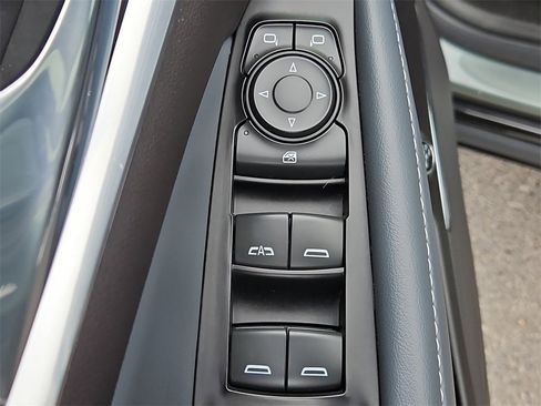 Used 2023 Buick Enclave Essence w/ Experience Buick Package image 24