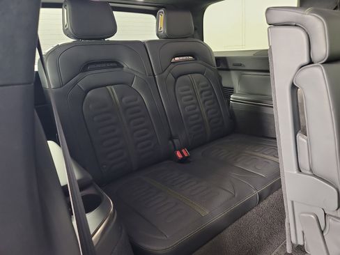 Used 2023 Rivian R1S Adventure AWD/4WD image 25