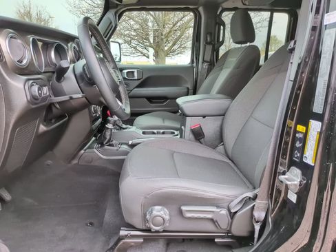 Certified 2023 Jeep Wrangler Unlimited Sahara w/ Cold Weather Group AWD/4WD image 22