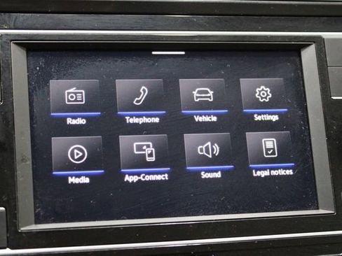 Used 2022 Volkswagen Tiguan S image 33