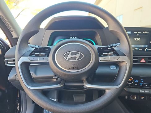 Certified 2025 Hyundai Elantra Hybrid FWD image 19