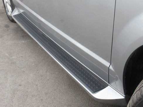 Used 2019 Dodge Grand Caravan SE w/ UConnect Hands-Free Group image 5