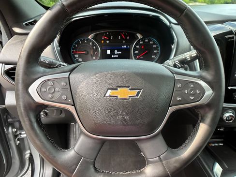 Used 2023 Chevrolet Traverse LT w/ LT Premium Package AWD/4WD image 17