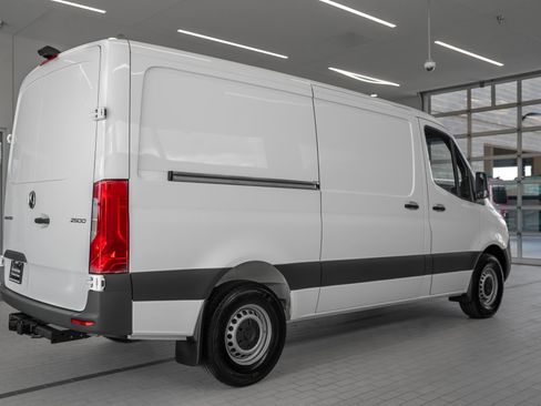 Used 2025 Mercedes-Benz Sprinter 2500 image 29