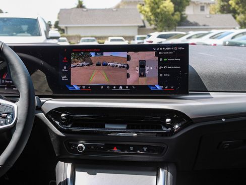 New 2026 BMW i4 eDrive40 w/ M Sport Package RWD image 12