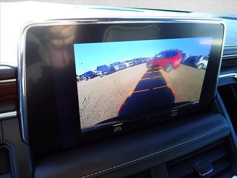 Used 2023 Chevrolet Suburban Premier image 24