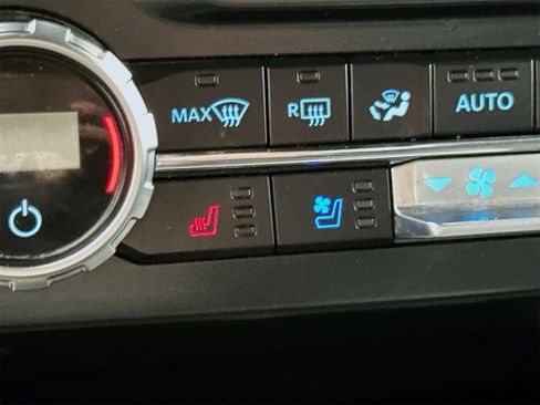 Used 2022 Ford F350 Platinum w/ FX4 Off-Road Package image 22