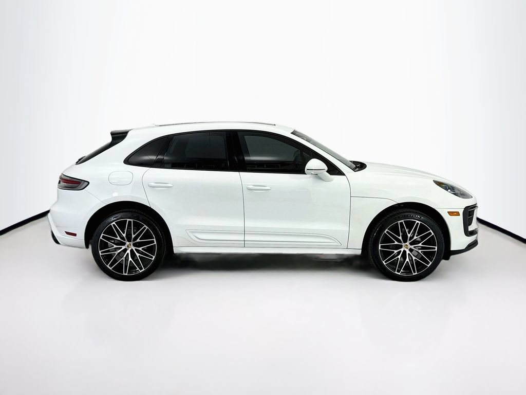 Used 2023 Porsche Macan AWD/4WD image 4