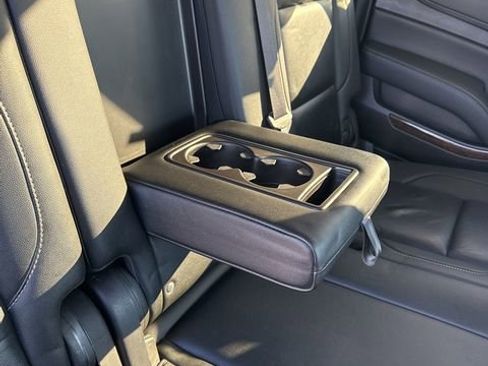 Used 2019 Chevrolet Suburban LT image 24