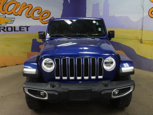 Used 2019 Jeep Wrangler Unlimited Sahara w/ Uconnect 4C Nav & Sound Group AWD/4WD image 3